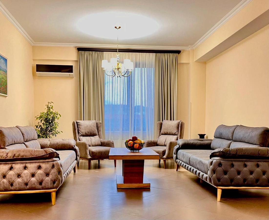 Apartment In Downtown "Rustaveli Residence" Тбилиси Экстерьер фото